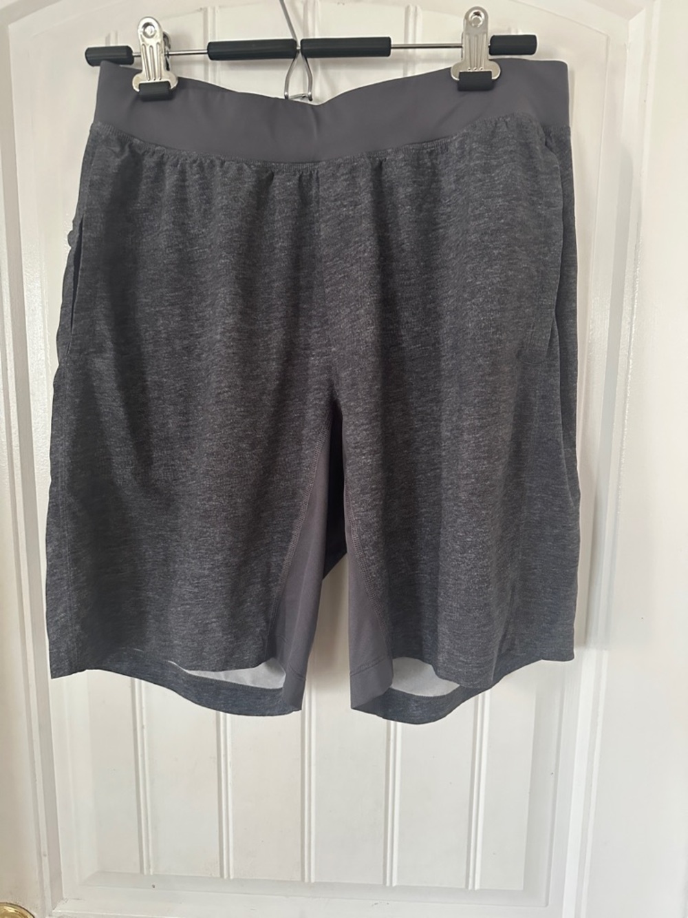 Lululemon The Linerless Shorts Mens L Gray